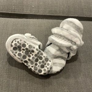 Gray stripe zutano booties - 12mo